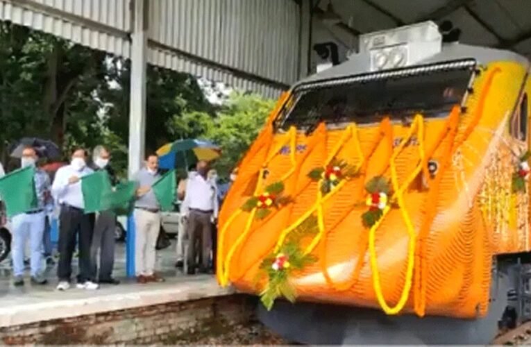 Indian Railways unveils indigenously manufactured Tejas Express locomotives