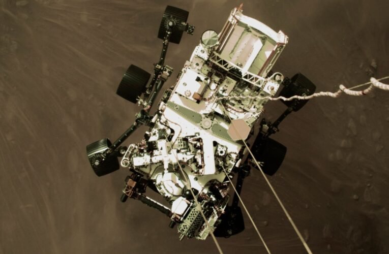Perseverance Succeeds ! Stunning images of touchdown on Mars of NASA Perseverance rover landing