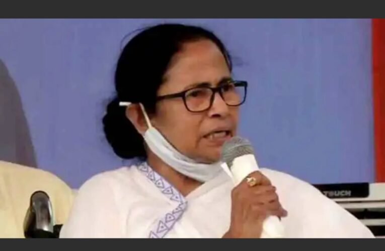 BREAKING NEWS: Election Commission imposed 24hour long ban on Mamta Banerjee for campaigning .